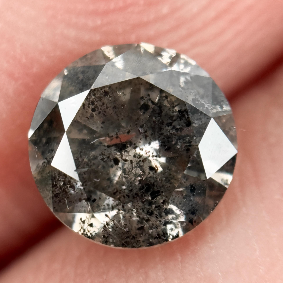 1.00 Ct Round Brilliant Cut Grey Natural Fancy Diamond