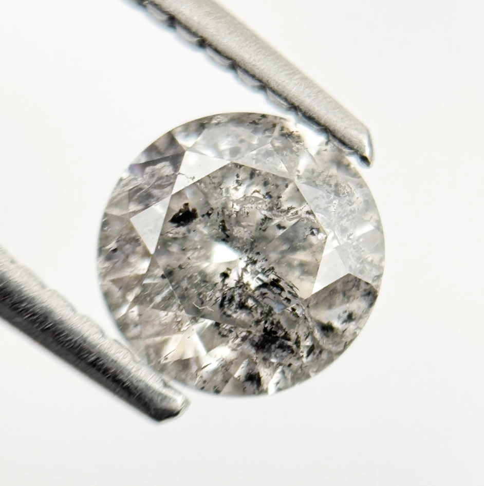 0.94 Ct Round Brilliant Cut Grey Natural Fancy Diamond