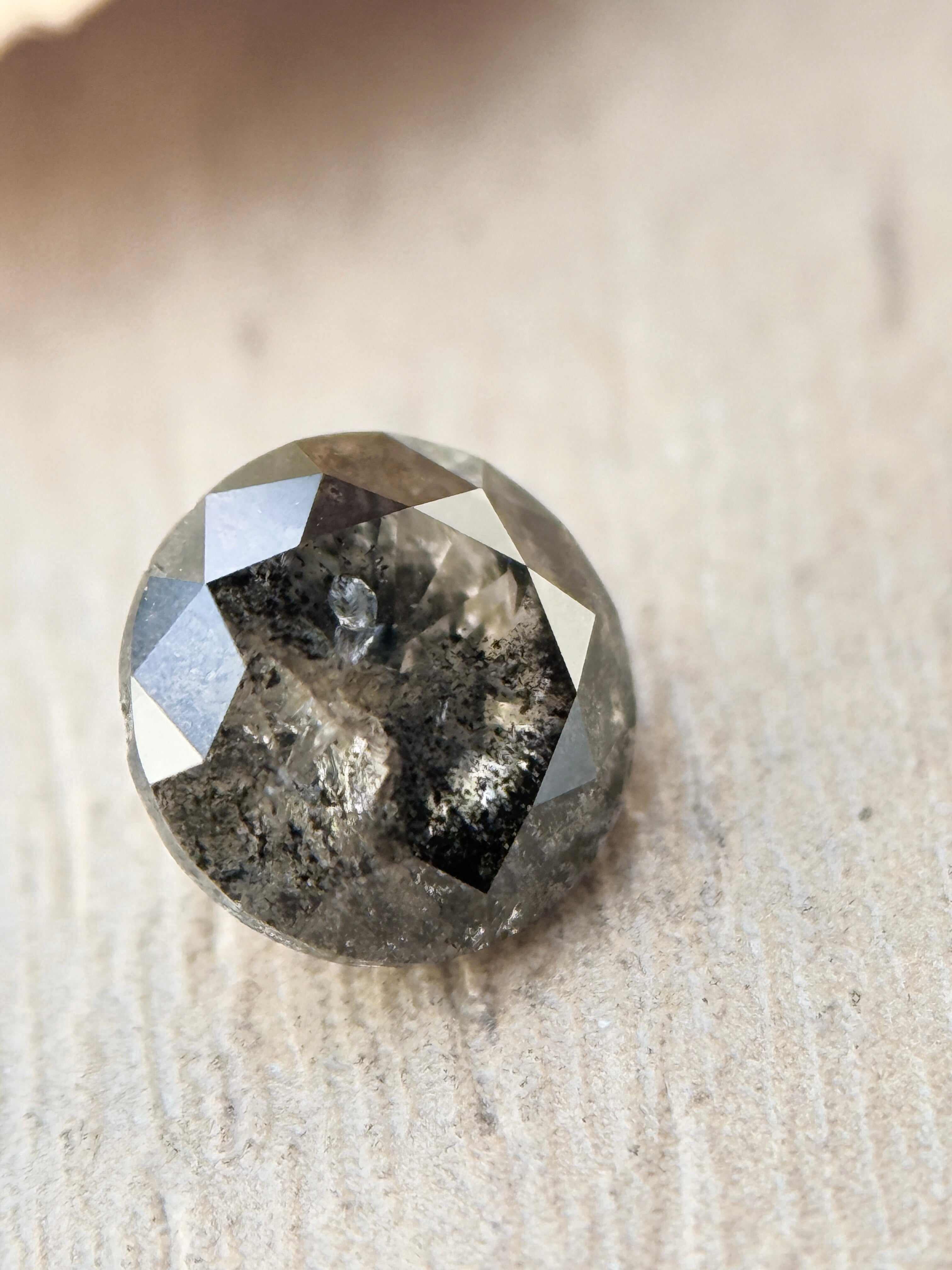 0.84 Ct Round Brilliant Cut Grey Natural Minimal Diamond