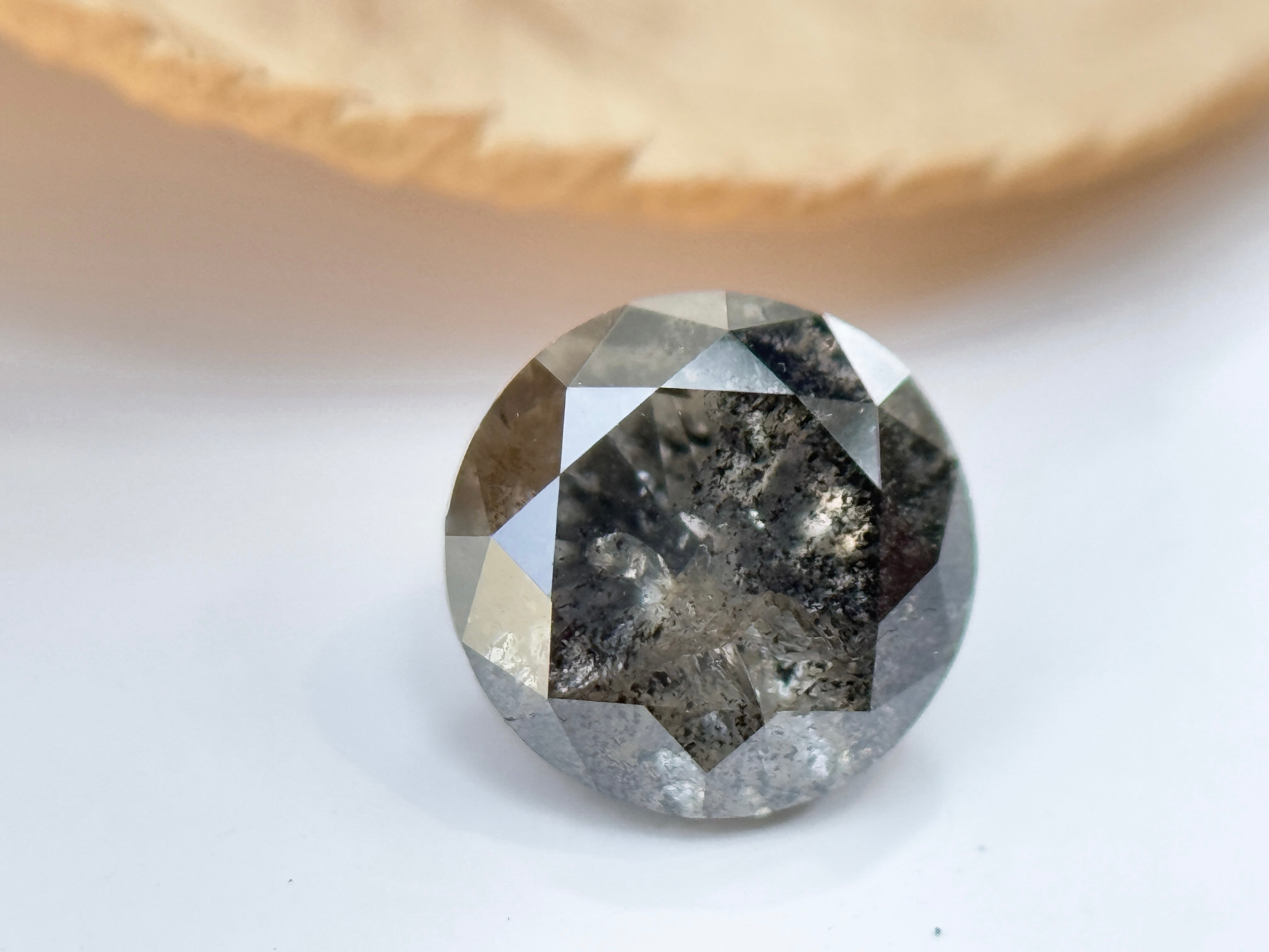 0.84 Ct Round Brilliant Cut Grey Natural Minimal Diamond