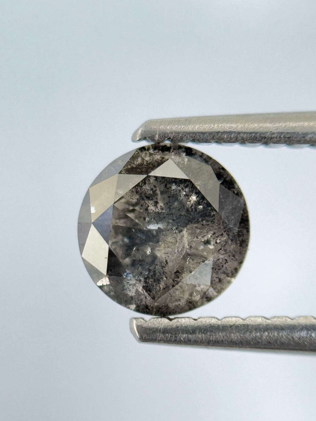0.84 Ct Round Brilliant Cut Grey Natural Minimal Diamond