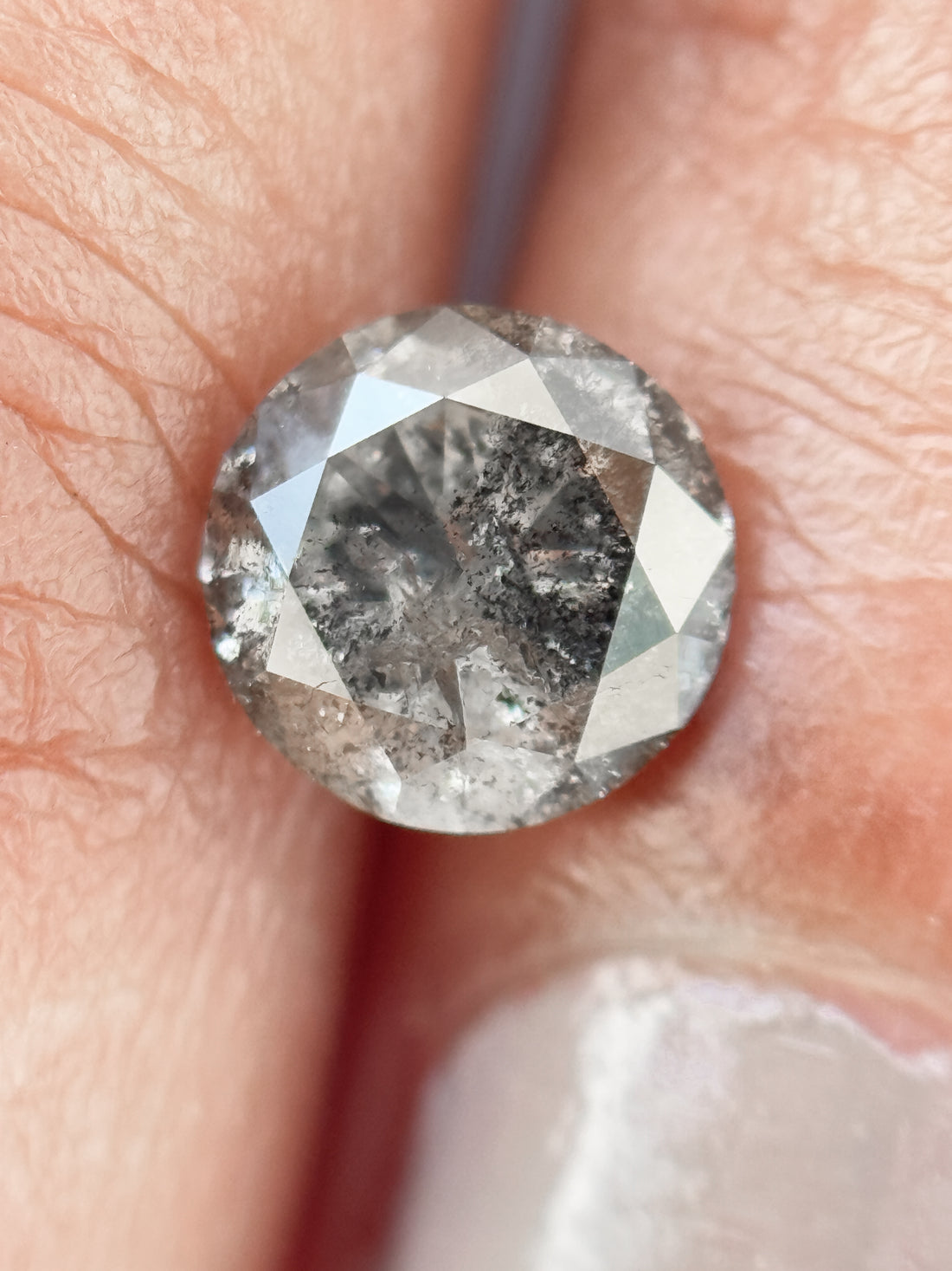 0.84 Ct Round Brilliant Cut Grey Natural Minimal Diamond