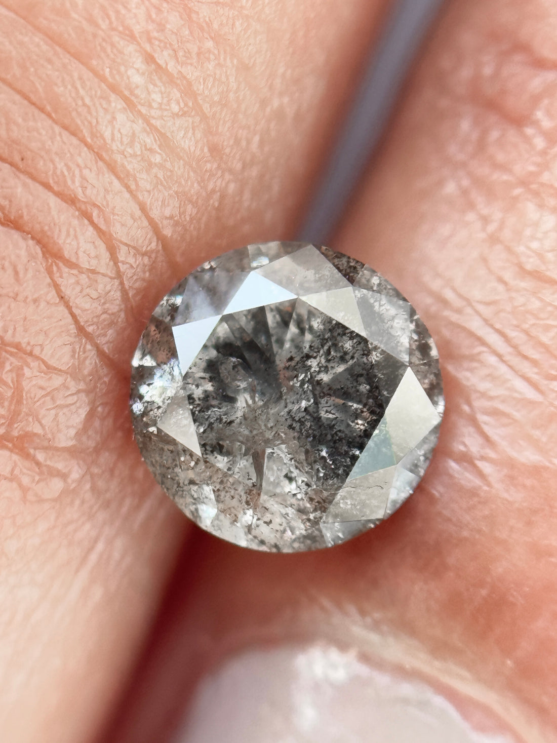 0.84 Ct Round Brilliant Cut Grey Natural Minimal Diamond