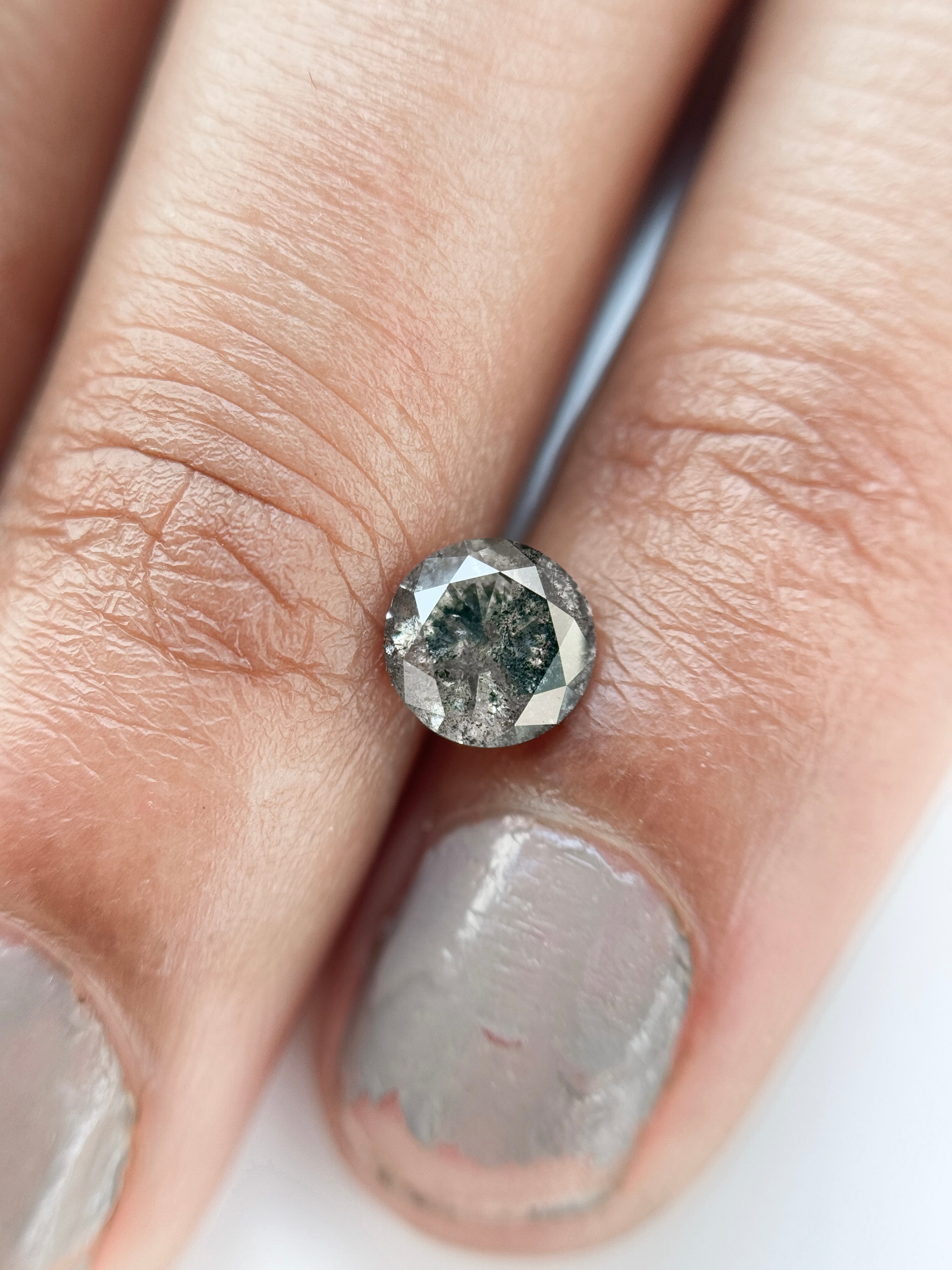 0.84 Ct Round Brilliant Cut Grey Natural Minimal Diamond