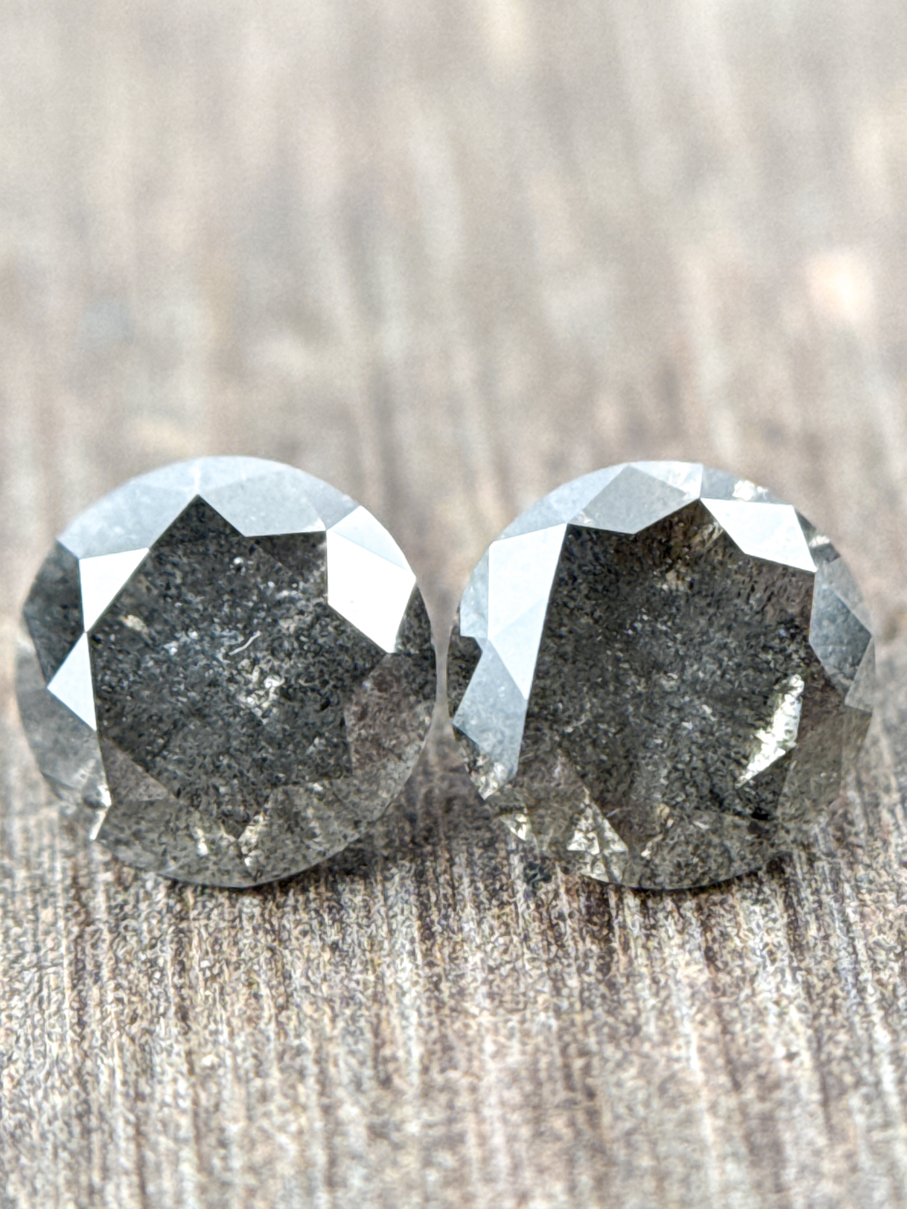 1.16 Ct Round Brilliant Cut Grey Natural Fancy Diamond