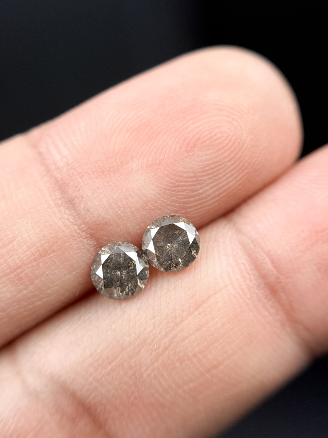 1.16 Ct Round Brilliant Cut Grey Natural Fancy Diamond