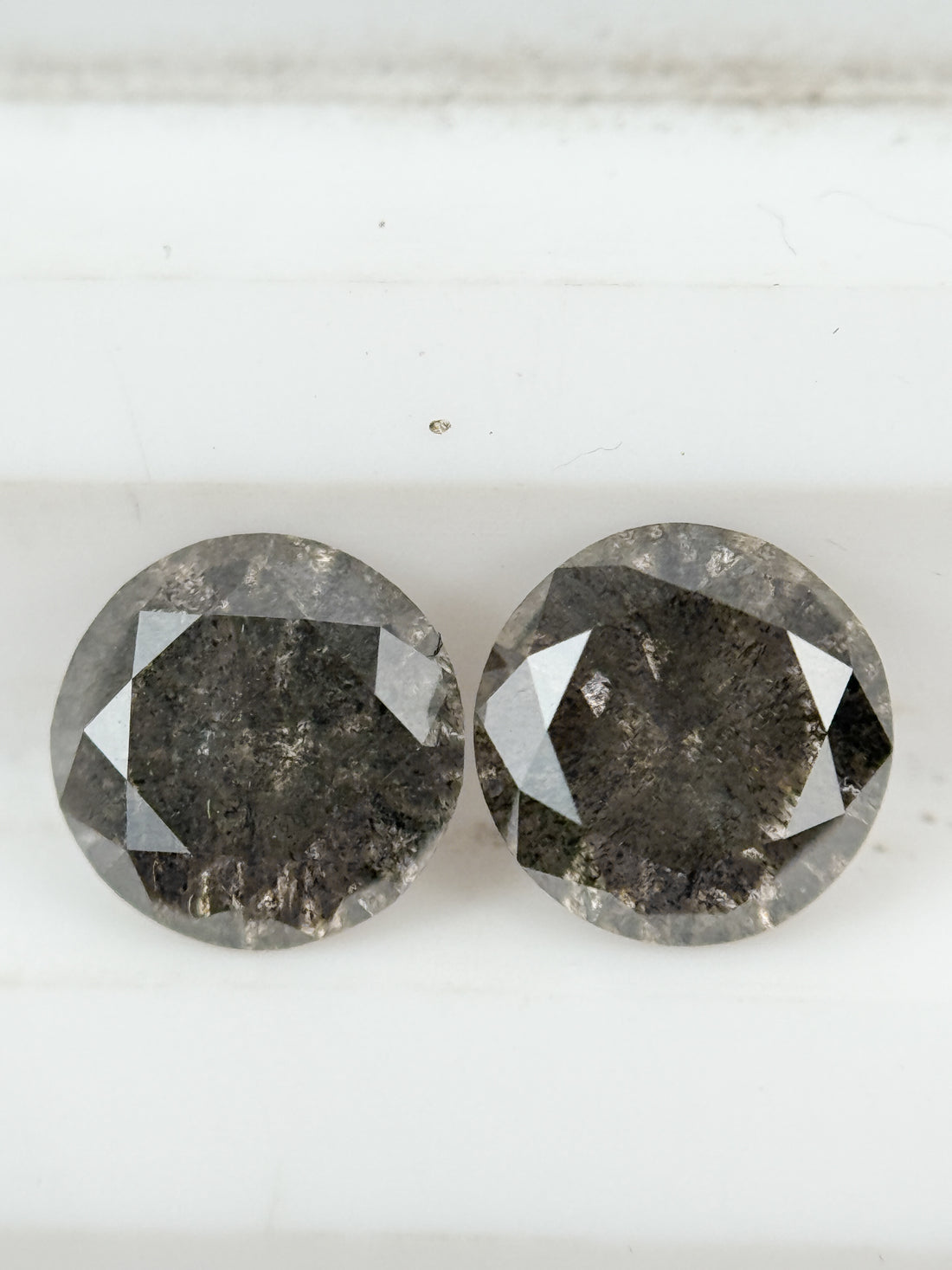 1.16 Ct Round Brilliant Cut Grey Natural Fancy Diamond