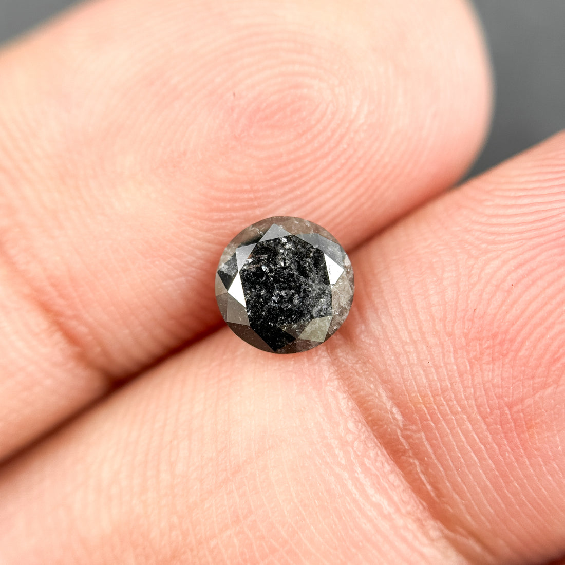 0.94 Ct Round Brilliant Cut Grey Natural Salt and Pepper Diamond