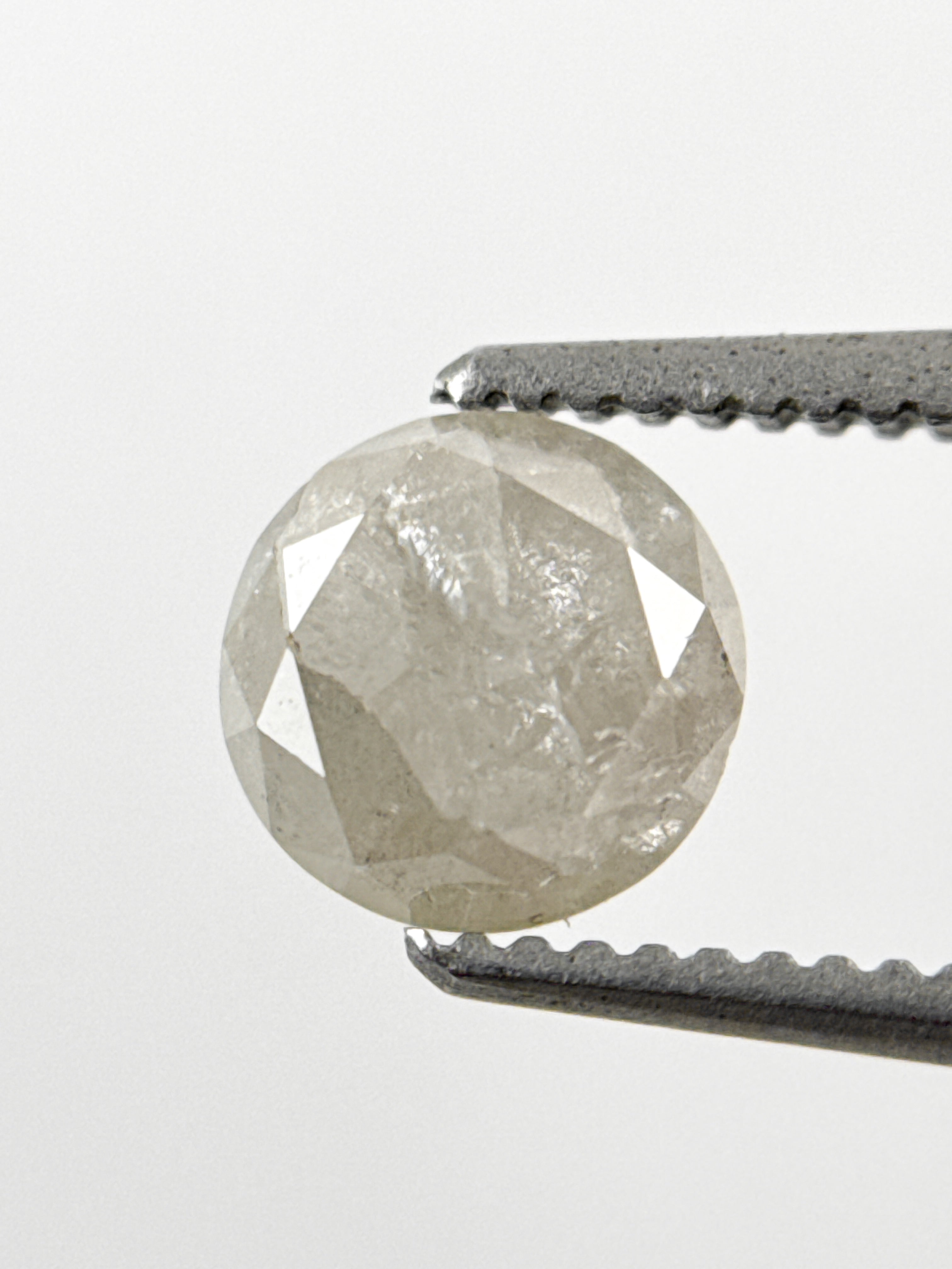 0.87 Ct Round Brilliant Cut Milky White Natural Inclusion Diamond
