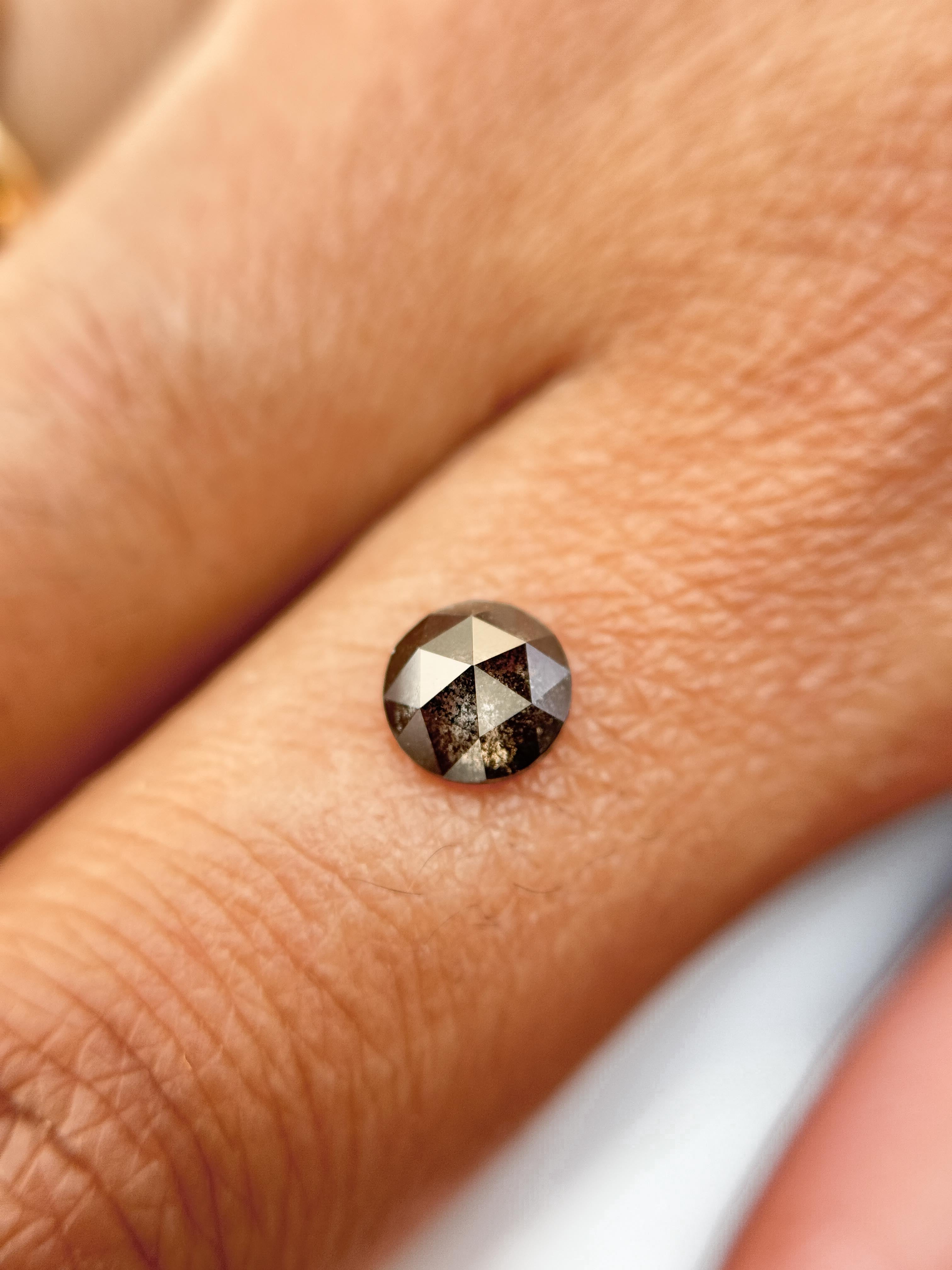 0.68 Ct Round Rose Cut Grey Natural Fancy Diamond