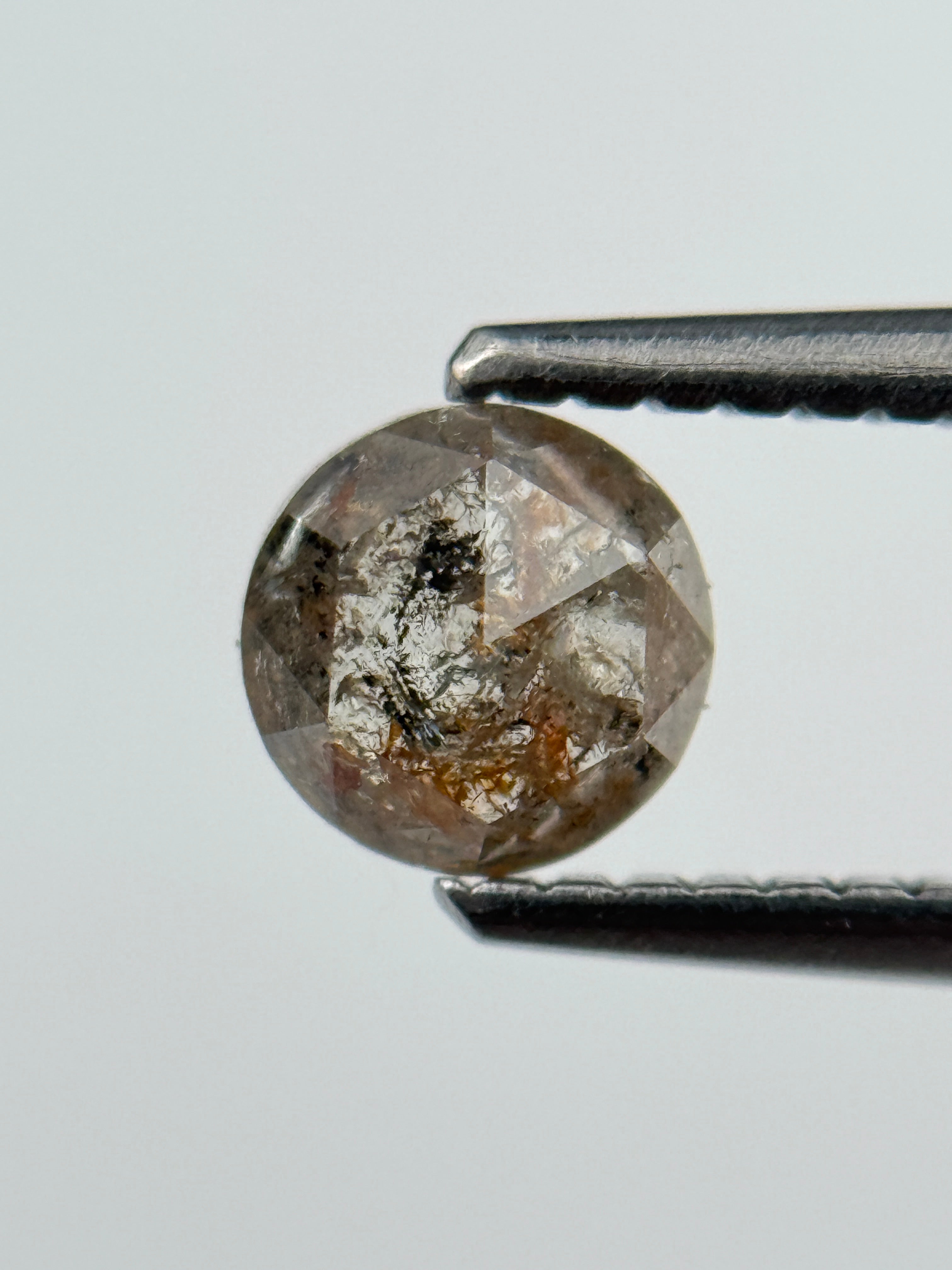 0.56 Ct Round Brilliant Cut Red Natural Fancy Diamond