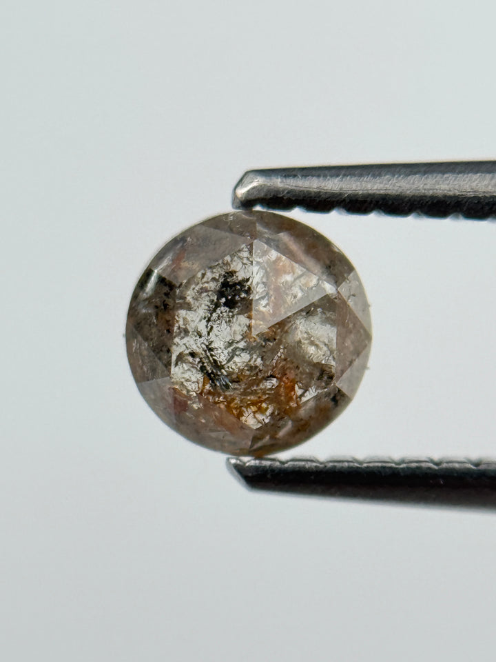 0.56 Ct Round Brilliant Cut Red Natural Fancy Diamond