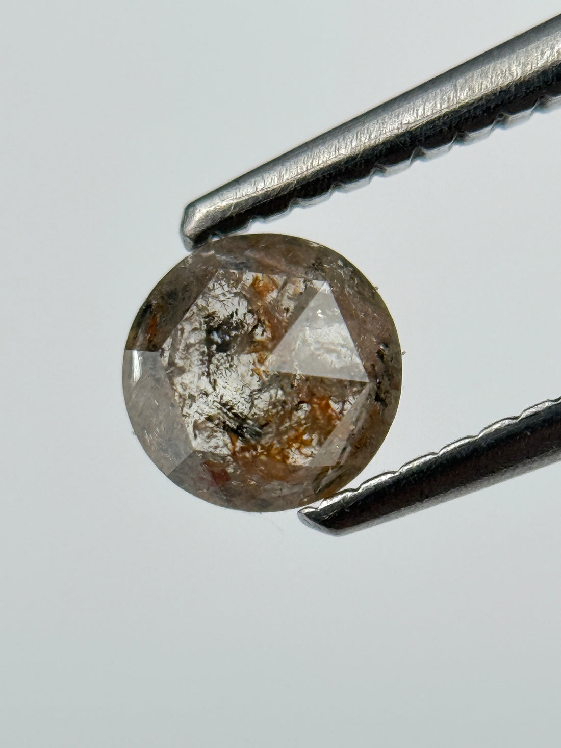 0.56 Ct Round Brilliant Cut Red Natural Fancy Diamond