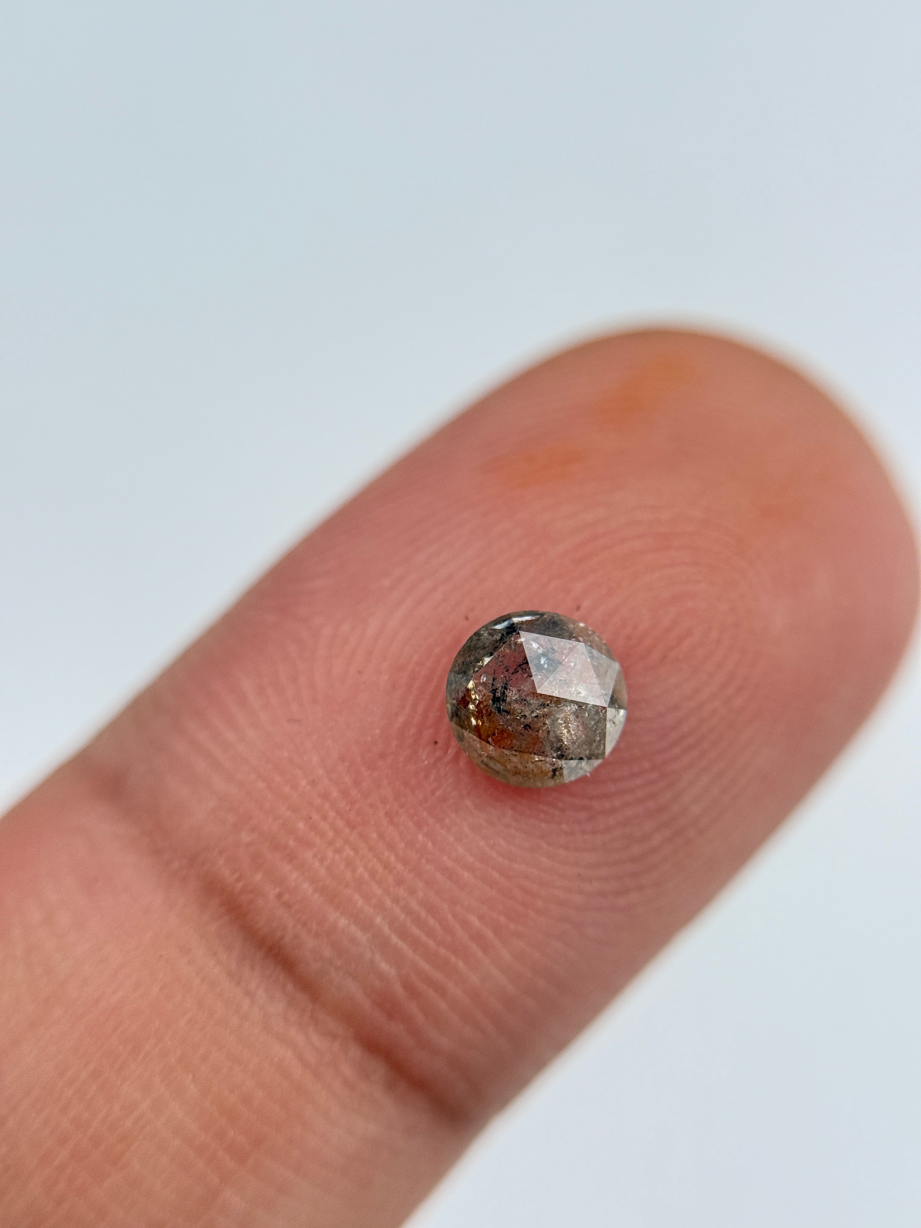 0.56 Ct Round Brilliant Cut Red Natural Fancy Diamond