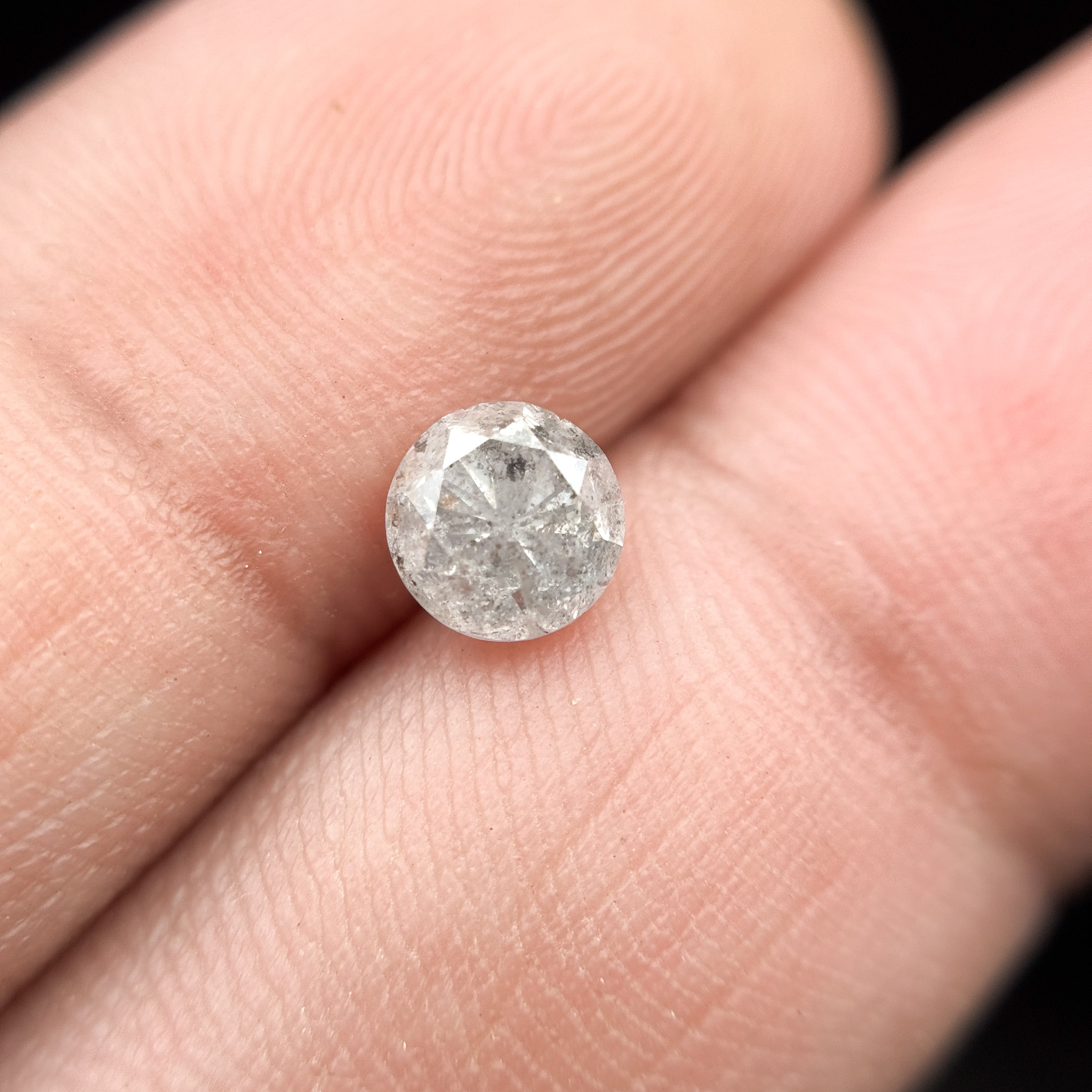 0.92 Ct Round Brilliant Cut Grey Natural Fancy Diamond