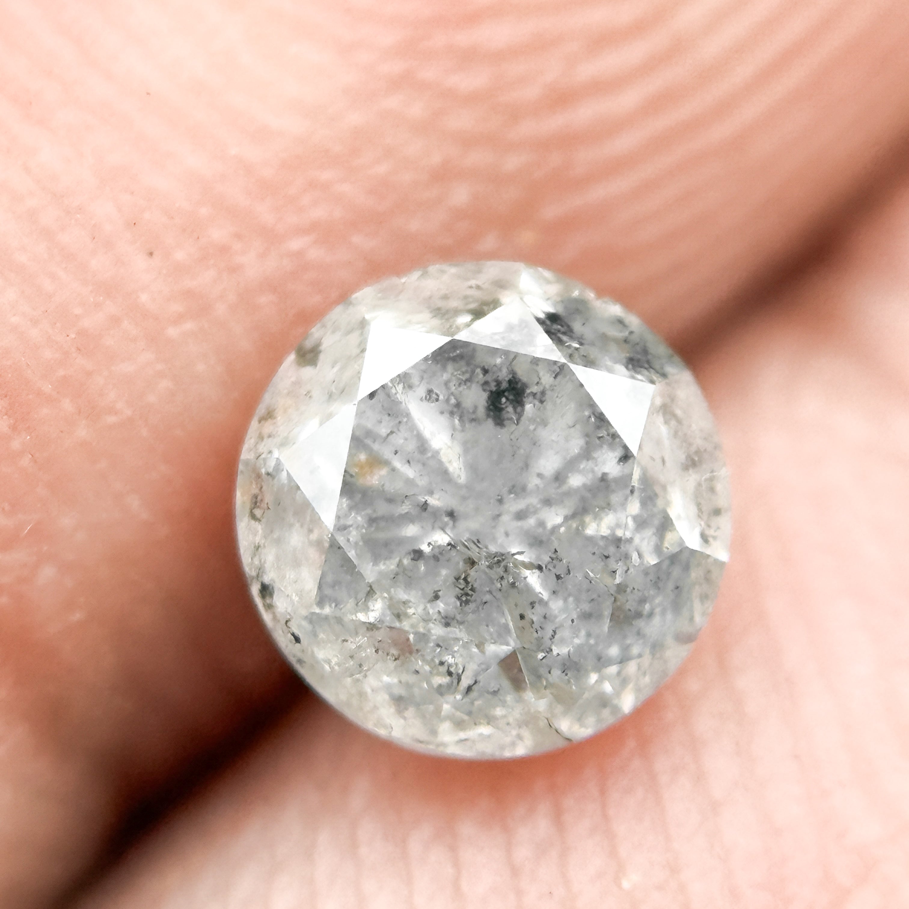 0.92 Ct Round Brilliant Cut Grey Natural Fancy Diamond