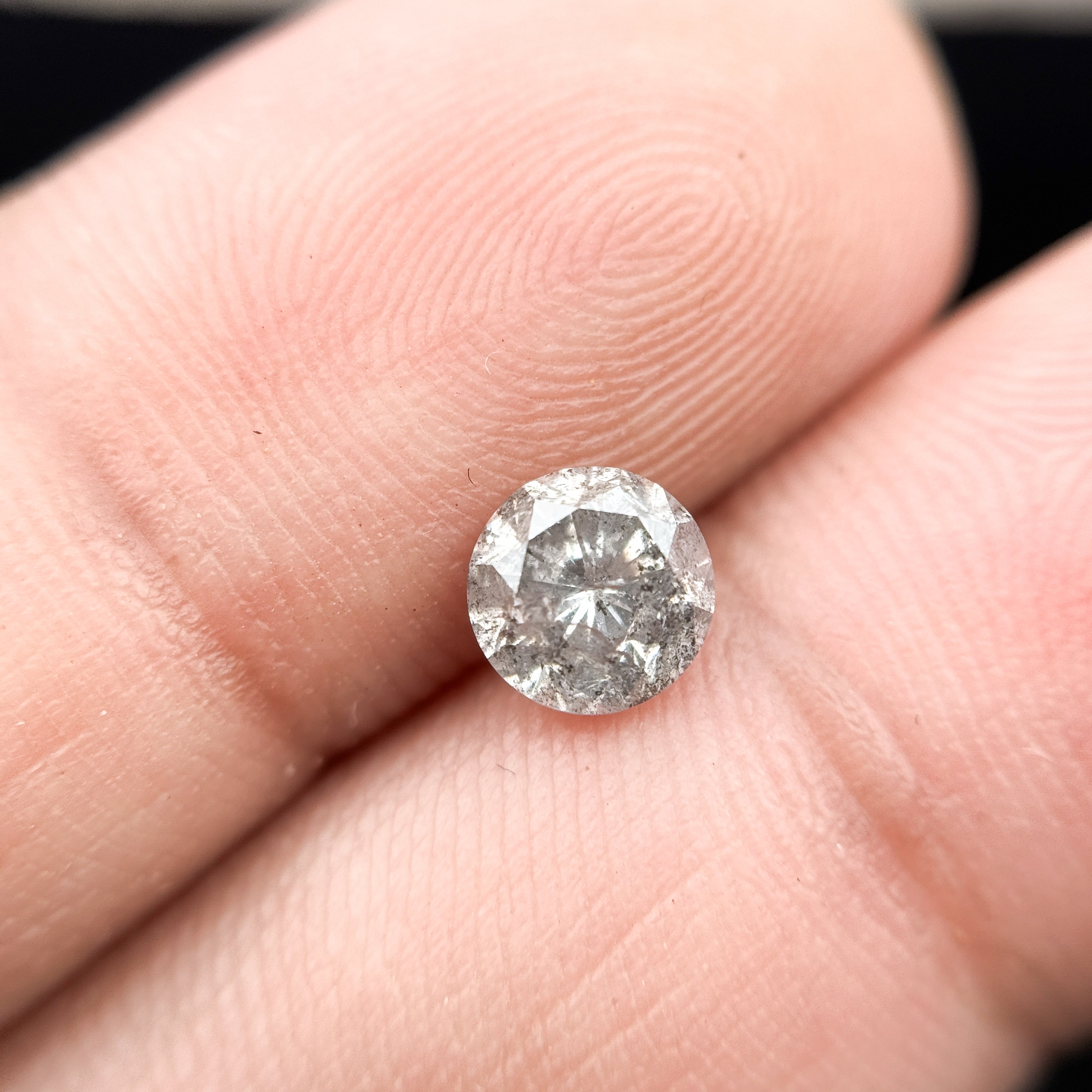 0.97 Ct Round Brilliant Cut Grey Natural Unique Diamond