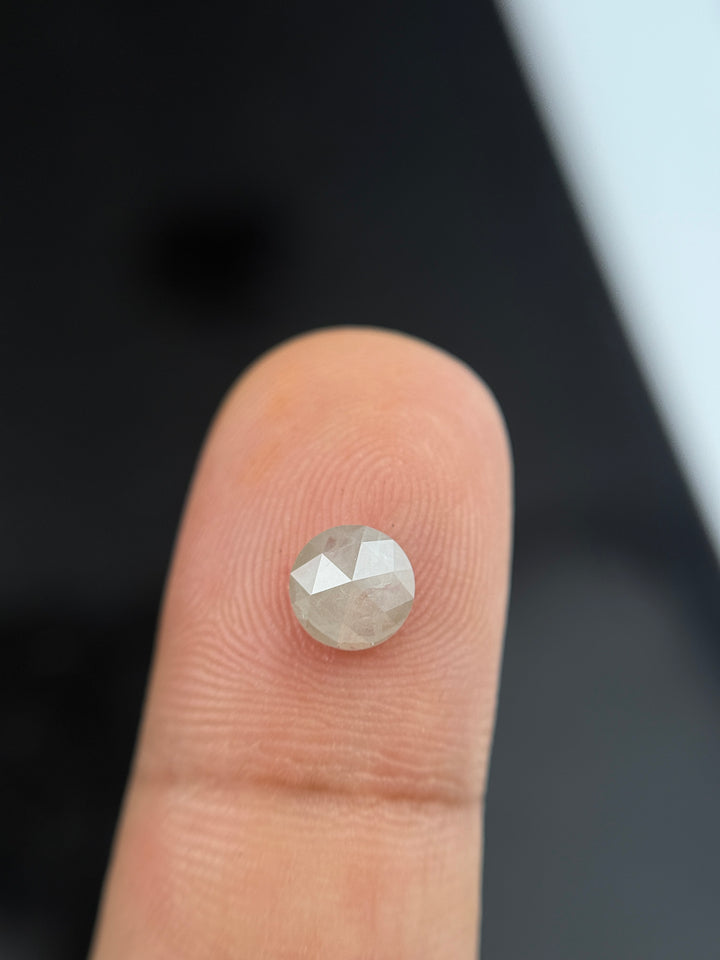 0.85 Ct Round Brilliant Cut Milky White Natural Diamond