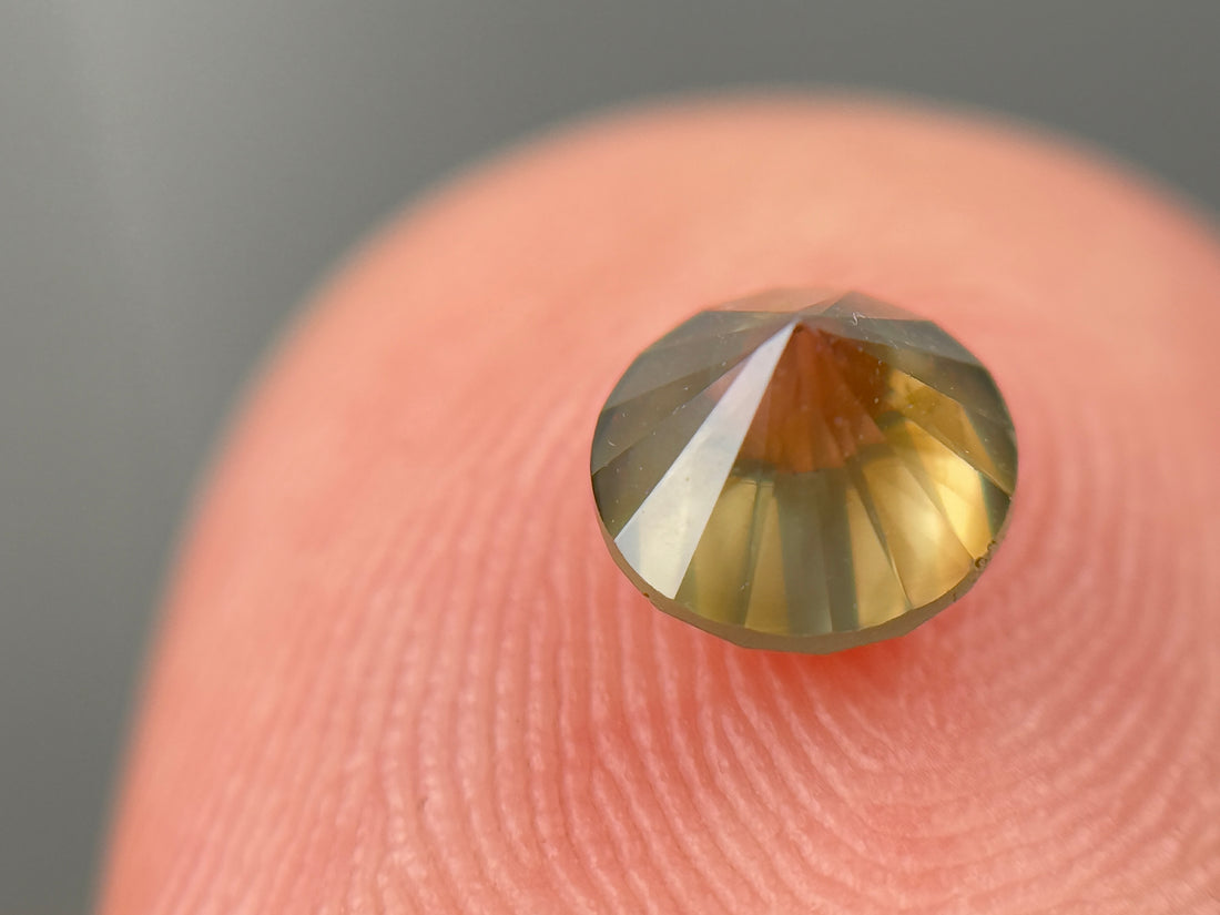 0.80 Ct Round Brilliant Cut Yellowish Natural Salt and Pepper Diamond