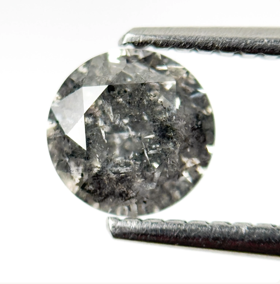 0.90 Ct Round Brilliant Cut Grey Natural Vintage Diamond